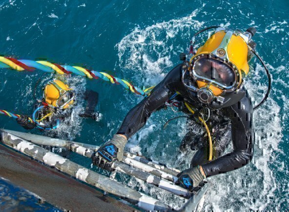 Here's How Army Divers Excavate Underwater Tombs