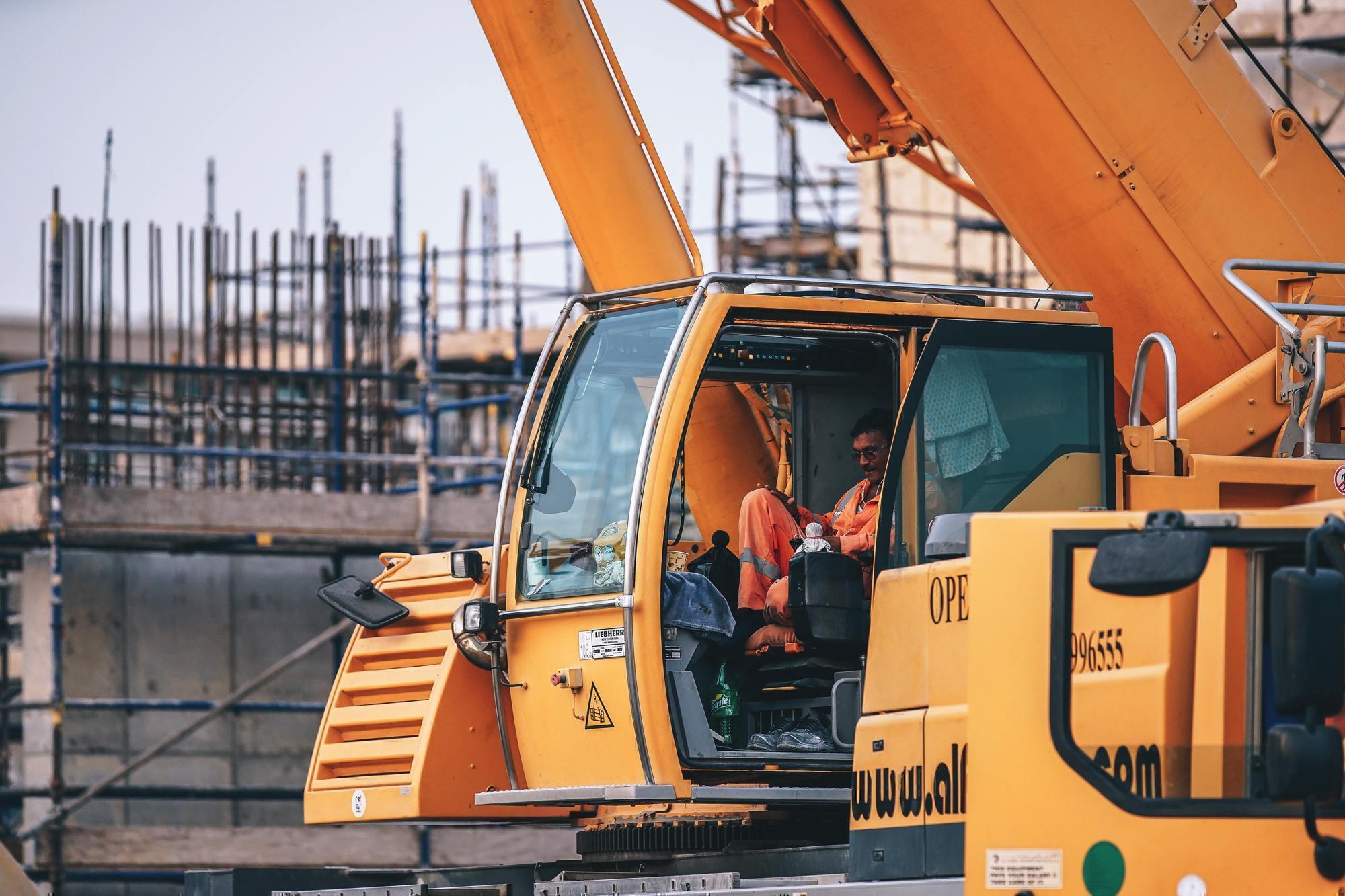 What to know about becoming a heavy equipment operator