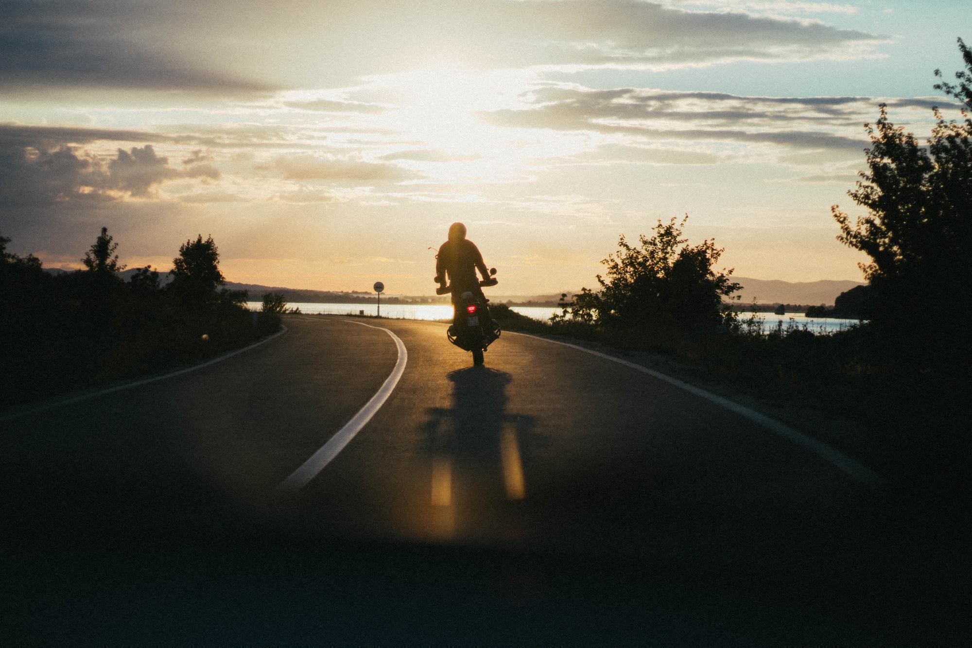 motorcycle-riding-sunset-veteran