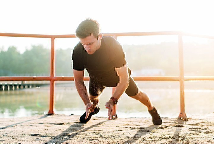 man-doing-plyo-pushup