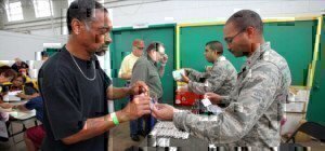 air-force-volunteers-helping-veterans