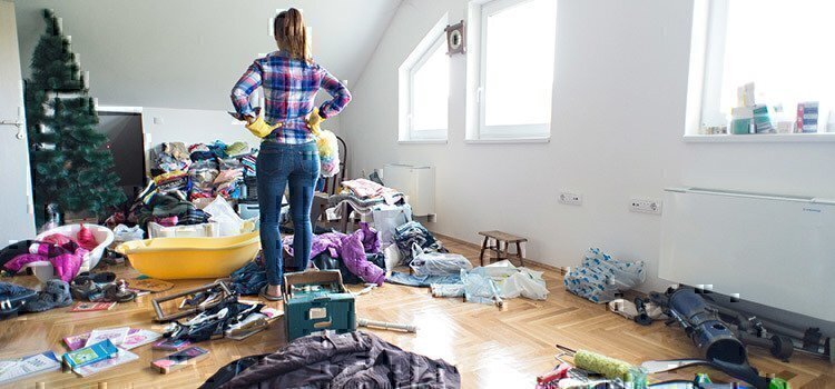 woman-cleaning-the-house