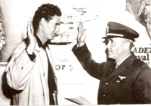 Williams being sworn into the U.S. Navy Reserve on May 22, 1942. (PD-USGOV-MILITARY-MARINES).